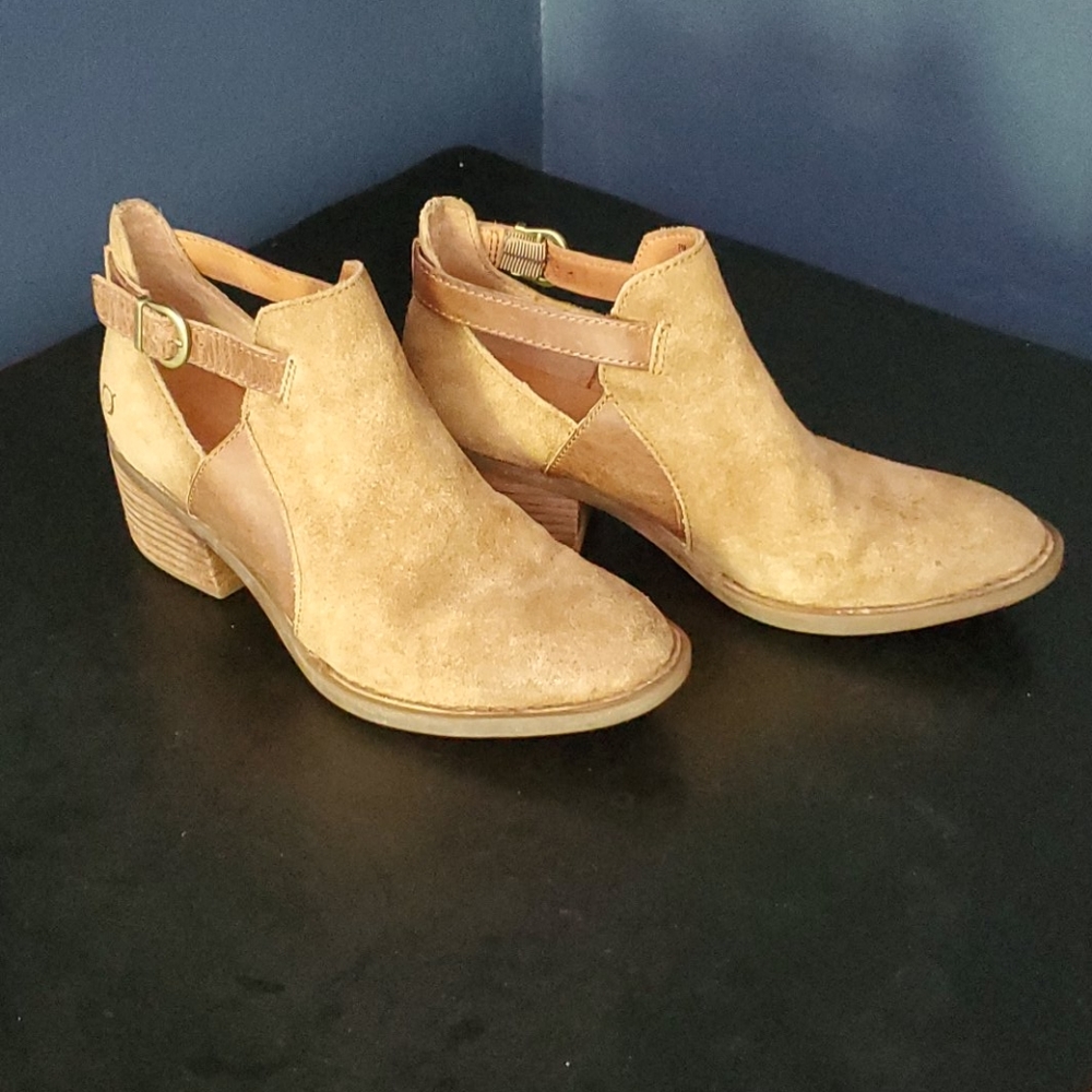 BORN Carin Ankle Boots
